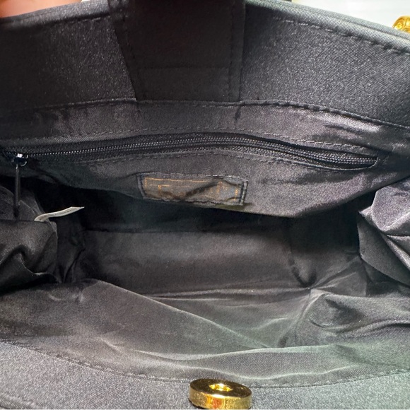 Vintage Deadstock Black Purse with Bamboo Handles and Elephant Design - Picture 3 of 6